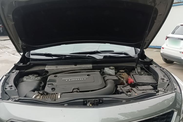 Used Cadillac XT4 2018 28T 4x4 Platinum Sport Edition Engine Bay
