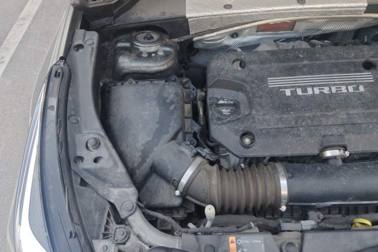 Used Cadillac XT4 2018 28T Two-Wheel Drive Luxury Sport Model Engine Bay Right