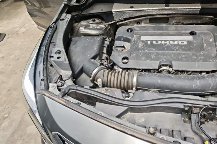 Used Cadillac XT4 2018 28T Two-Wheel Drive Leading Version Engine Bay Right