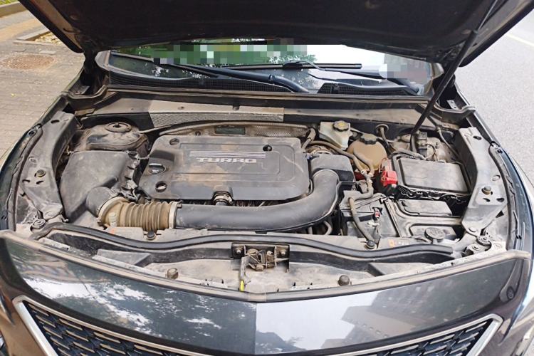 Used Cadillac XT4 2018 28T Two-Wheel-Drive Luxury Model Engine Bay