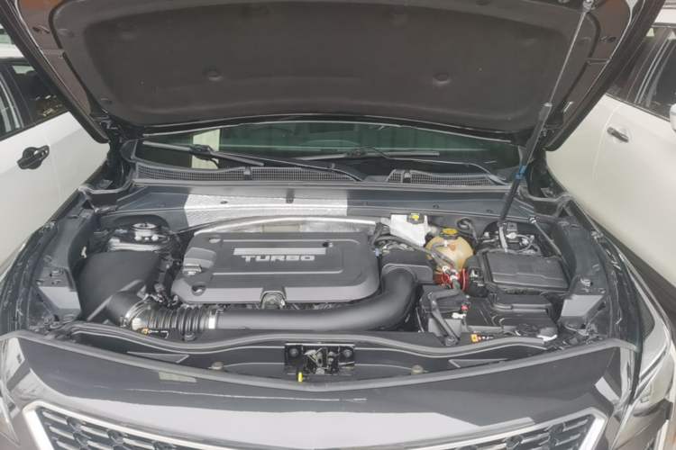 Used Cadillac XT4 2018 28T Four-Wheel Drive Leading Model Engine Bay