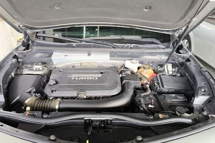 Used Cadillac XT4 2018 28T Two-Wheel Drive Tech Version Engine Bay
