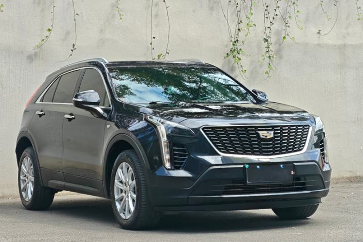 Used Cadillac XT4 2018 28T Two-Wheel Drive Tech Version Exterior 2