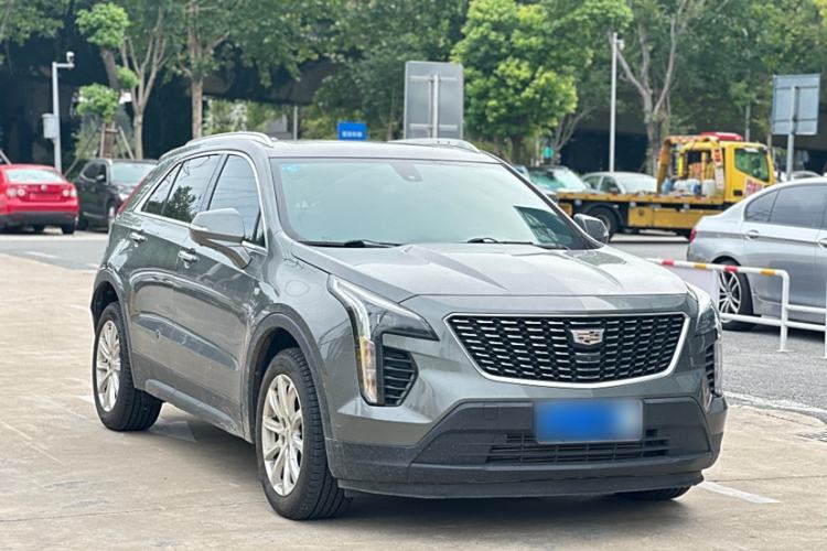 Used Cadillac XT4 2018 28T Two-Wheel Drive Tech Version Exterior 2