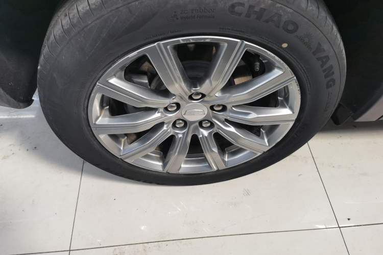 Used Cadillac XT4 2018 28T Two-Wheel Drive Leading Version Exterior 2