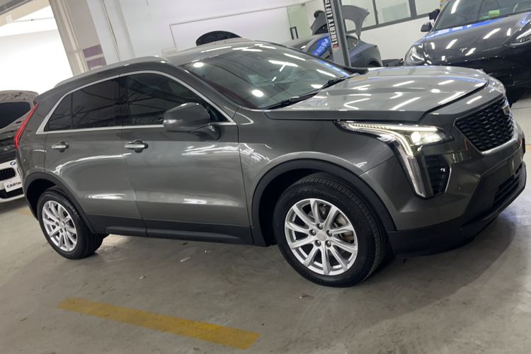 Used Cadillac XT4 2018 28T Two-Wheel Drive Tech Version Exterior 2