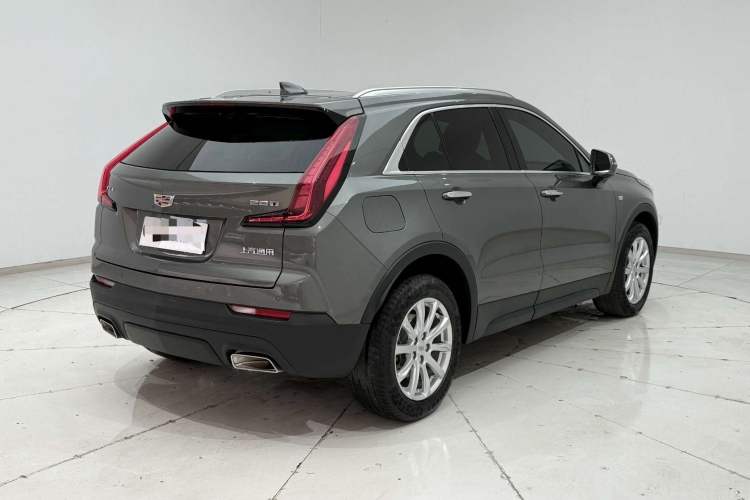 Used Cadillac XT4 2018 28T Two-Wheel Drive Tech Version Exterior 3
