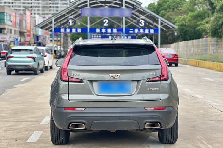 Used Cadillac XT4 2018 28T Two-Wheel Drive Tech Version Exterior 4