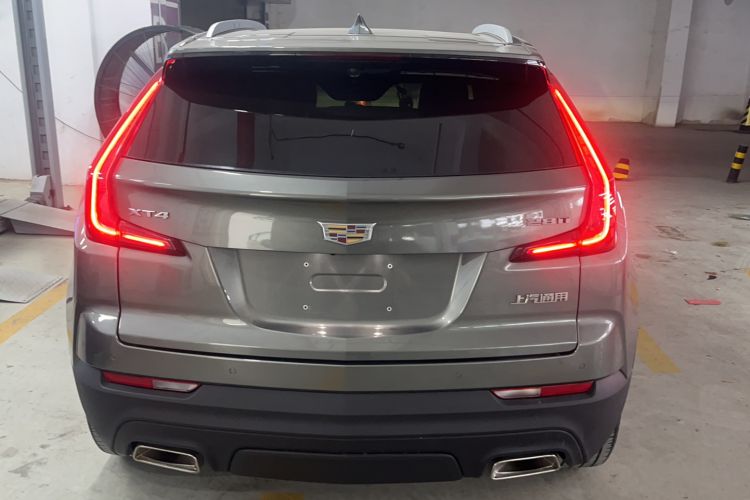 Used Cadillac XT4 2018 28T Two-Wheel Drive Tech Version Exterior 4