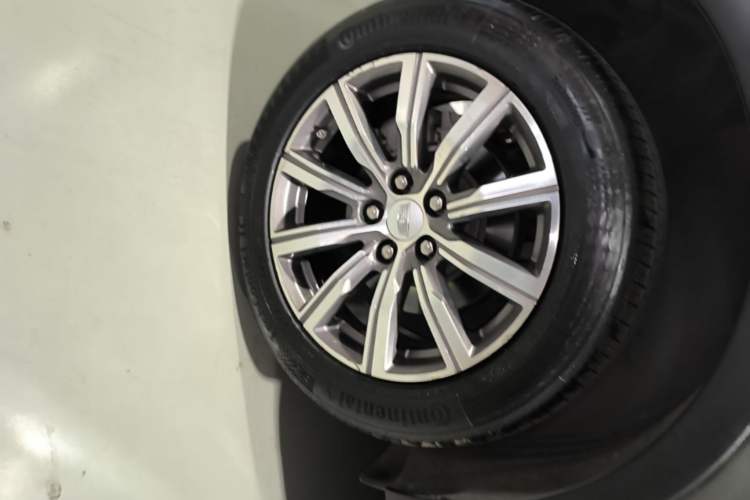 Used Cadillac XT4 2018 28T Two-Wheel Drive Luxury Sport Model Exterior 5
