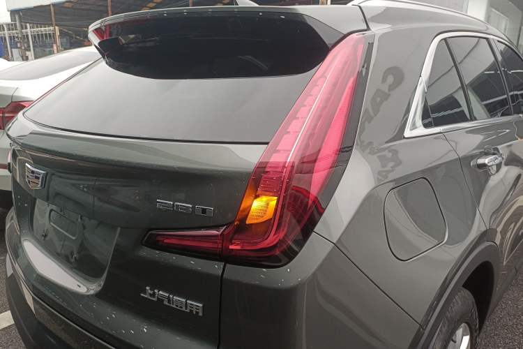 Used Cadillac XT4 2018 28T Two-Wheel Drive Tech Version Exterior 6