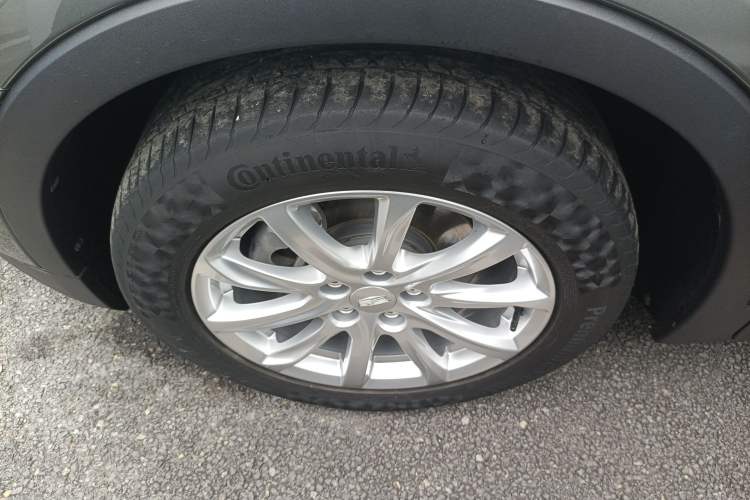 Used Cadillac XT4 2018 28T Two-Wheel Drive Tech Version Exterior 7