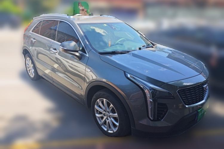 Used Cadillac XT4 2018 28T Two-Wheel Drive Tech Version Front Right 45 Deg