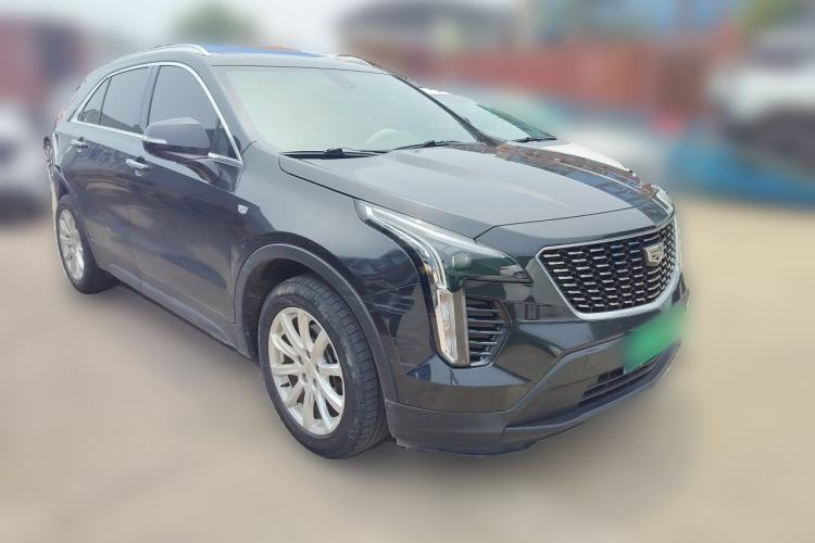 Used Cadillac XT4 2018 28T Two-Wheel Drive Tech Version Front Right 45 Deg