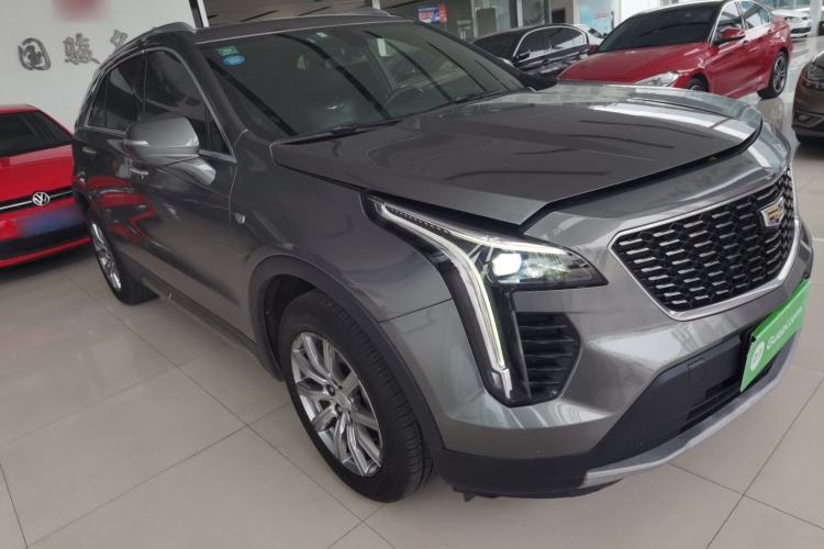 Used Cadillac XT4 2018 28T Two-Wheel Drive Leading Version Front Right 45 Deg
