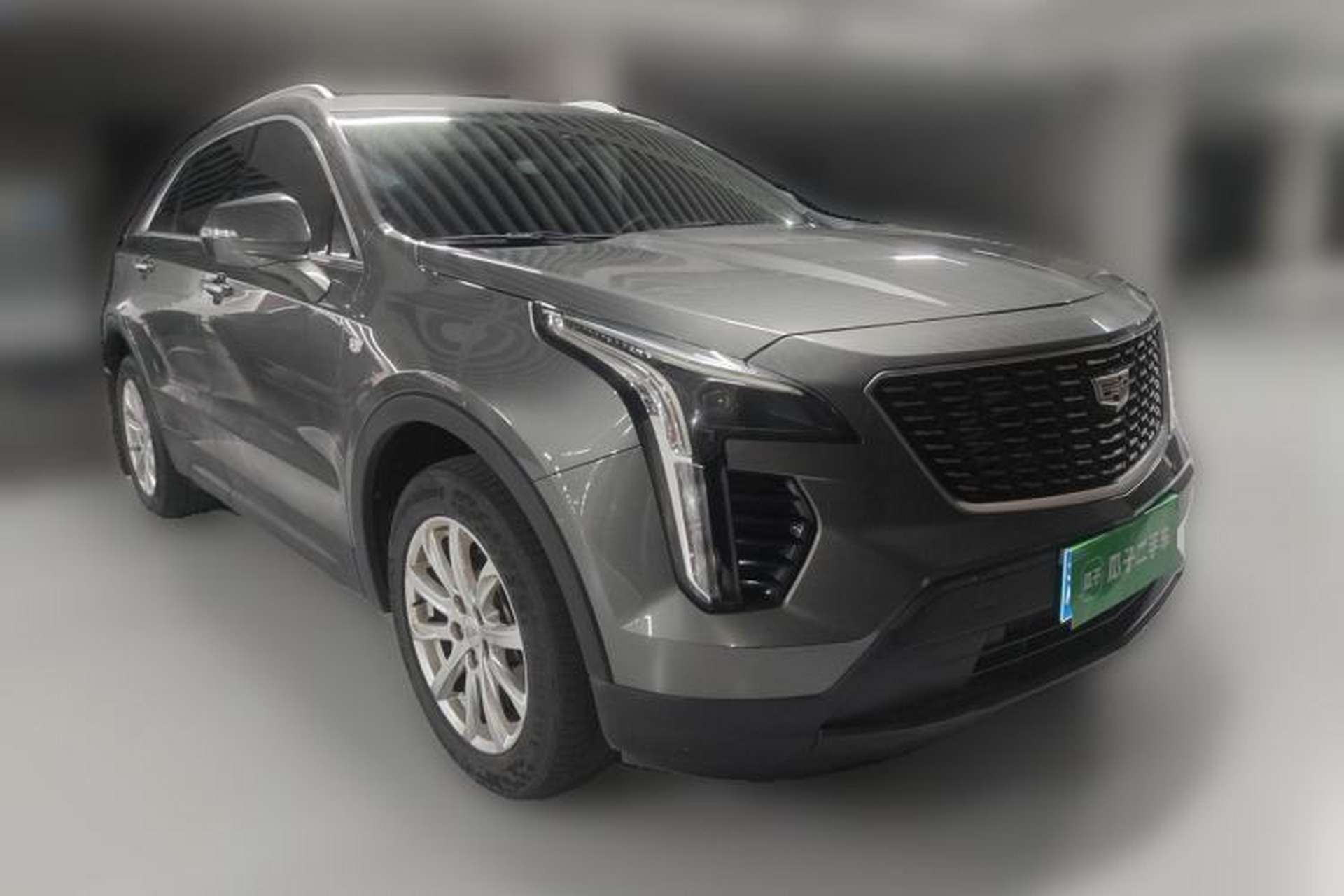 Used Cadillac XT4 2018 28T Two-Wheel Drive Tech Version Front Right 45 Deg