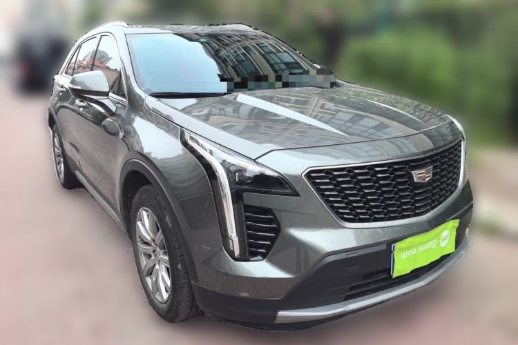 Used Cadillac XT4 2018 28T Two-Wheel-Drive Luxury Model Front Right 45 Deg