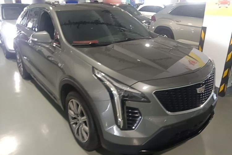 Used Cadillac XT4 2018 28T Two-Wheel Drive Luxury Sport Model Front Right 45 Deg