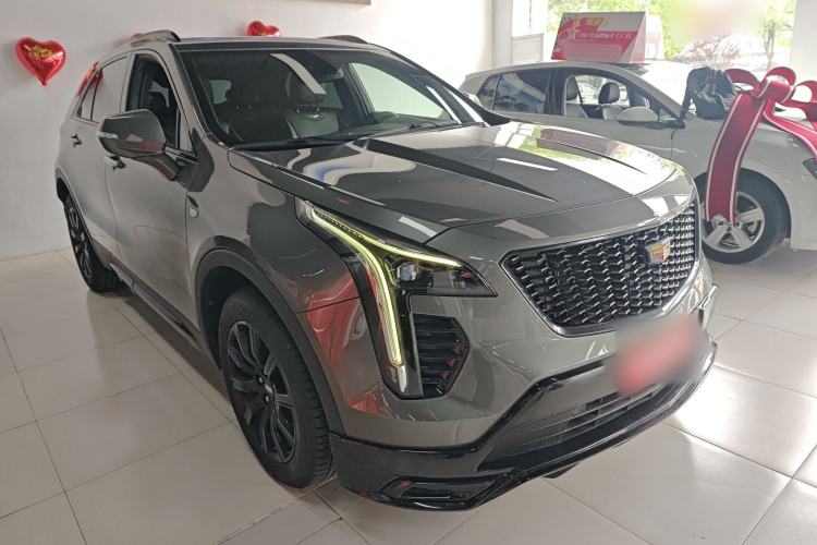 Used Cadillac XT4 2018 28T Two-Wheel Drive Leading Version Front Right 45 Deg