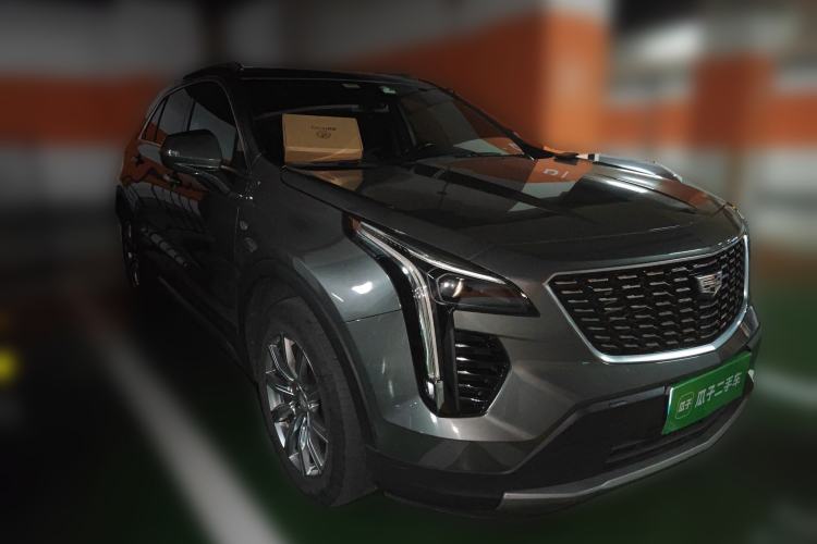 Used Cadillac XT4 2018 28T Two-Wheel Drive Leading Version Front Right 45 Deg