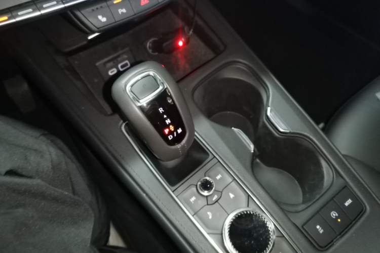 Used Cadillac XT4 2018 28T Two-Wheel Drive Leading Version Gear Lever