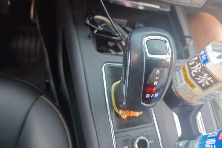 Used Cadillac XT4 2018 28T Two-Wheel Drive Luxury Sport Model Gear Lever