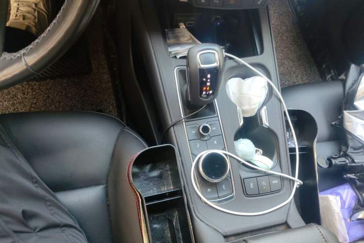 Used Cadillac XT4 2018 28T Two-Wheel Drive Leading Version Gear Lever