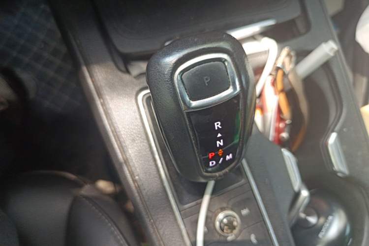 Used Cadillac XT4 2018 28T Two-Wheel-Drive Luxury Model Gear Lever