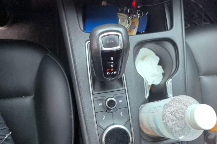 Used Cadillac XT4 2018 28T Two-Wheel-Drive Luxury Model Gear Lever
