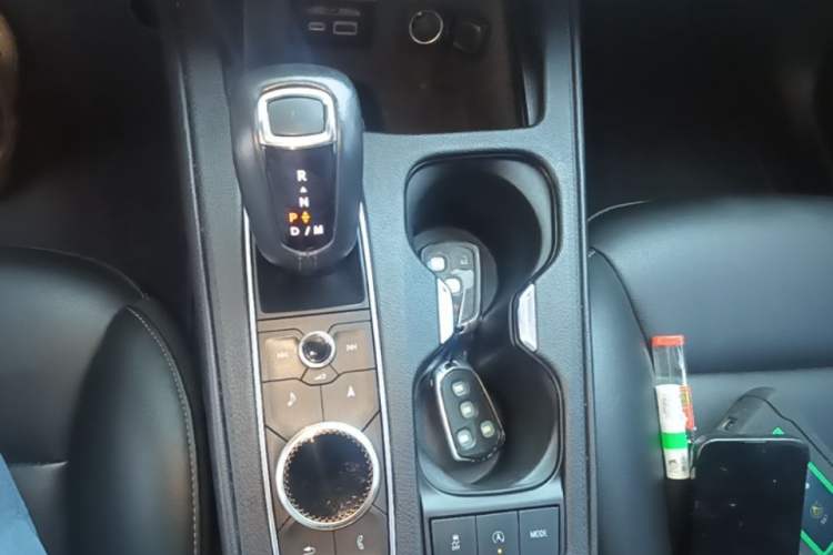 Used Cadillac XT4 2018 28T Two-Wheel Drive Leading Version Gear Lever
