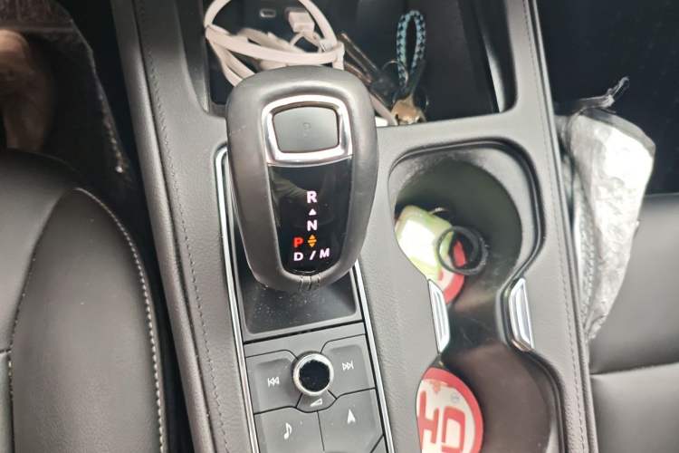 Used Cadillac XT4 2018 28T Two-Wheel-Drive Luxury Model Gear Lever