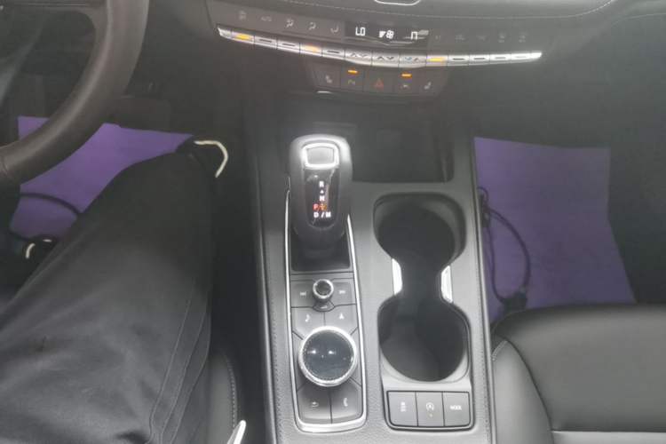 Used Cadillac XT4 2018 28T Four-Wheel Drive Leading Model Gear Lever