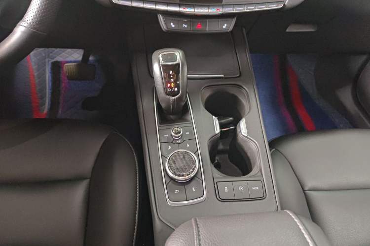 Used Cadillac XT4 2018 28T Two-Wheel Drive Leading Version Gear Lever