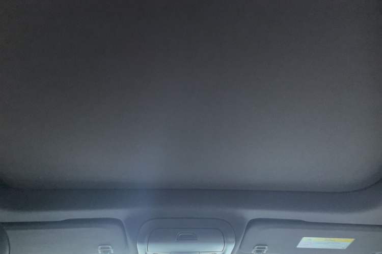 Used Cadillac XT4 2018 28T Two-Wheel-Drive Luxury Model Headliner