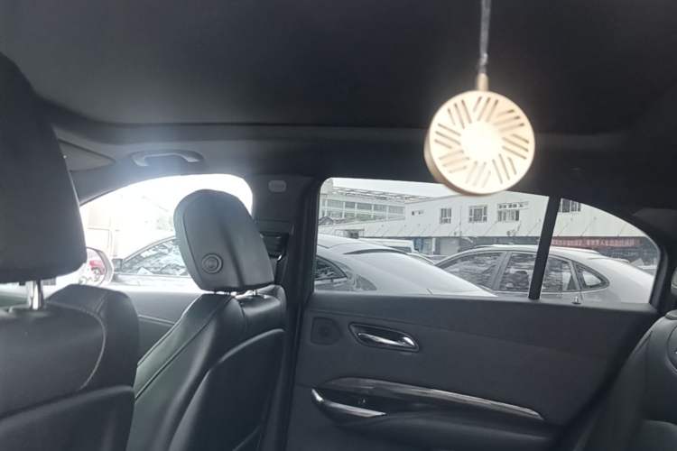 Used Cadillac XT4 2018 28T 4x4 Platinum Sport Edition Headliner