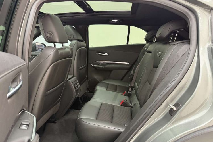 Used Cadillac XT4 2018 28T Two-Wheel Drive Tech Version Interior 2