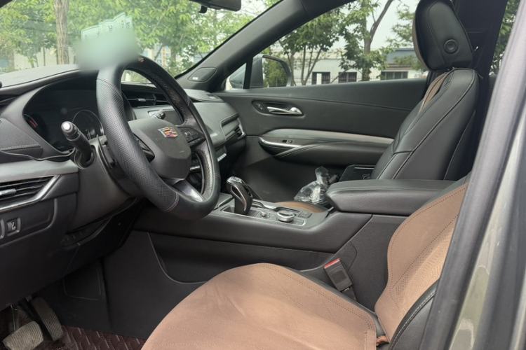 Used Cadillac XT4 2018 28T Two-Wheel Drive Leading Version Interior 2
