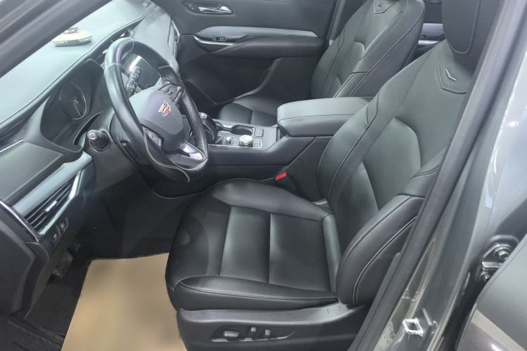 Used Cadillac XT4 2018 28T Two-Wheel Drive Leading Version Interior 2