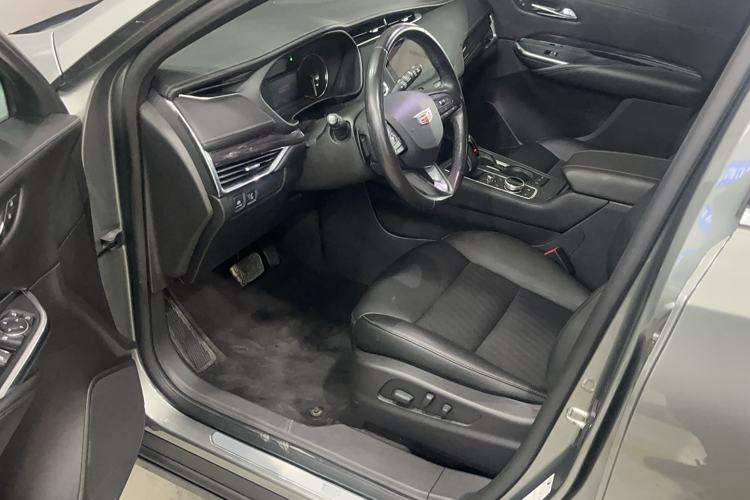 Used Cadillac XT4 2018 28T Two-Wheel Drive Tech Version Interior 2