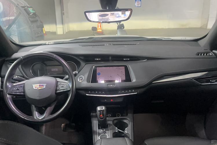 Used Cadillac XT4 2018 28T Two-Wheel Drive Tech Version Interior 3
