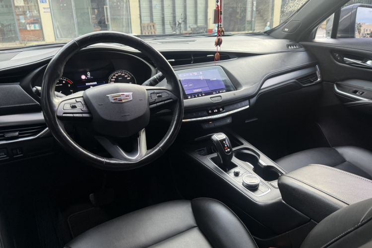 Used Cadillac XT4 2018 28T Two-Wheel Drive Leading Version Interior 6