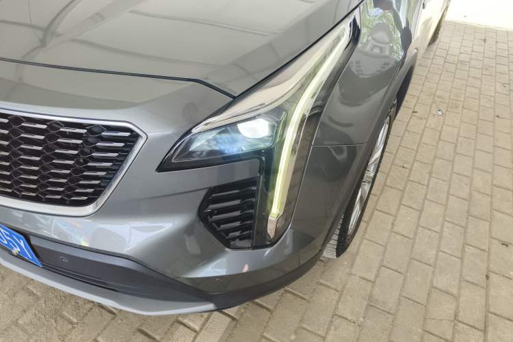 Used Cadillac XT4 2018 28T Two-Wheel-Drive Luxury Model Left Front Headlight