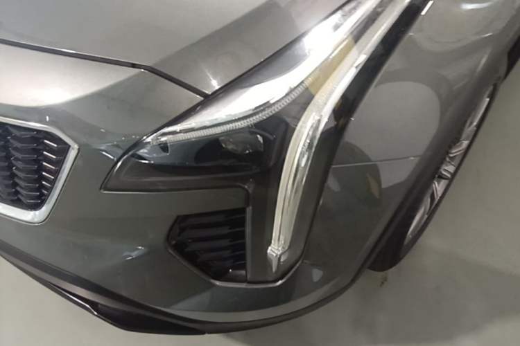 Used Cadillac XT4 2018 28T Two-Wheel Drive Luxury Sport Model Left Front Headlight