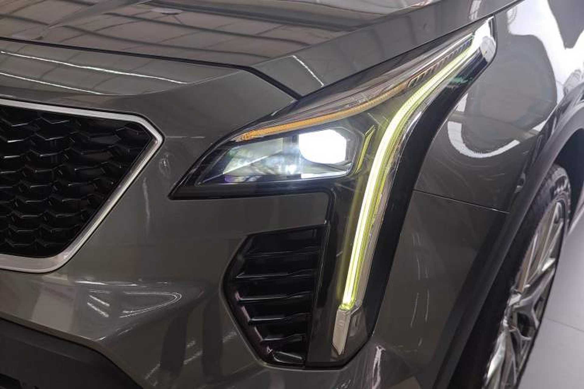 Used Cadillac XT4 2018 28T 4x4 Platinum Edition Left Front Headlight