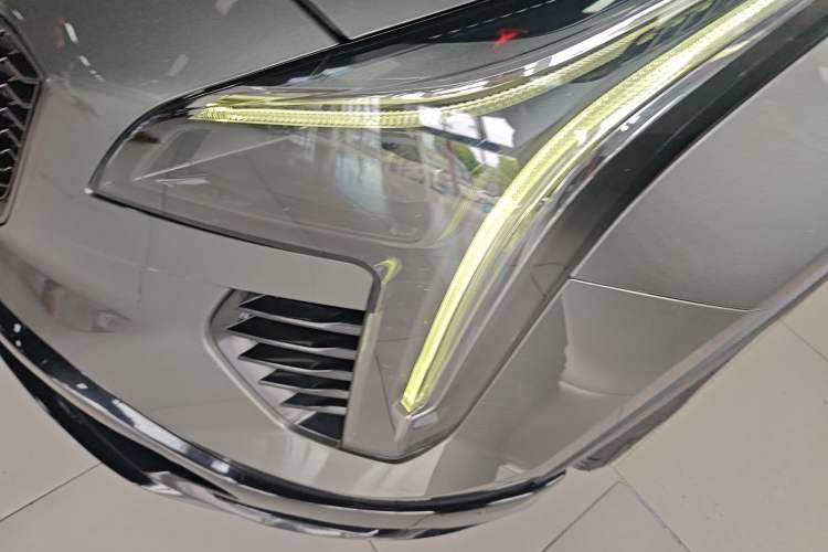 Used Cadillac XT4 2018 28T Two-Wheel Drive Leading Version Left Front Headlight