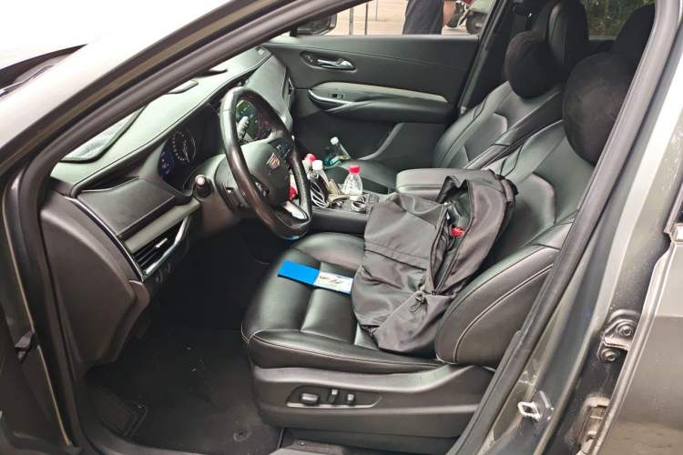 Used Cadillac XT4 2018 28T Two-Wheel Drive Leading Version Left Front Seat