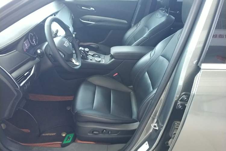 Used Cadillac XT4 2018 28T Two-Wheel Drive Leading Version Left Front Seat