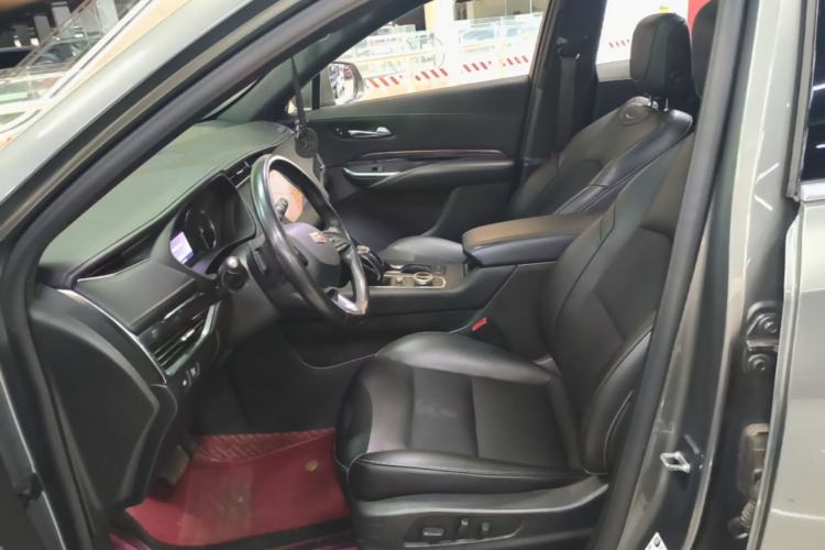 Used Cadillac XT4 2018 28T Two-Wheel Drive Tech Version Left Front Seat