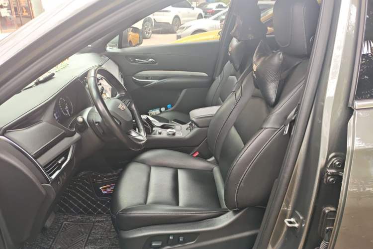 Used Cadillac XT4 2018 28T Two-Wheel-Drive Luxury Model Left Front Seat
