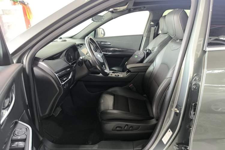 Used Cadillac XT4 2018 28T Two-Wheel Drive Tech Version Left Front Seat